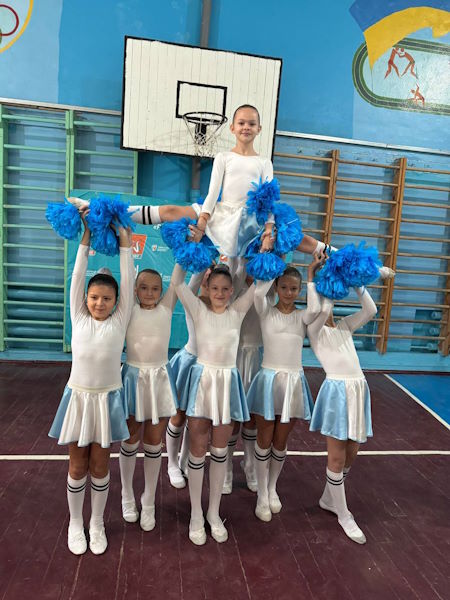 Пліч-о-пліч - 1