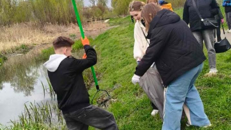 Очищення річки - 1